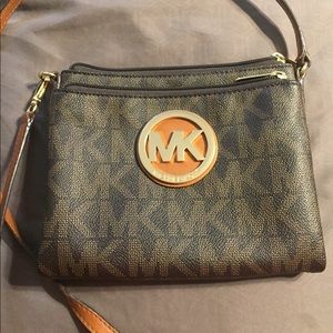Authentic Michael Kors small crossbody!